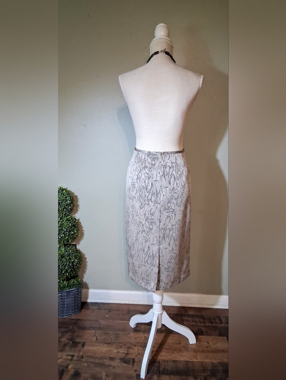 Danillo Ladies Suit - Subtle Animal Print, Covered Buttons, Like New! - Picture 5 of 9